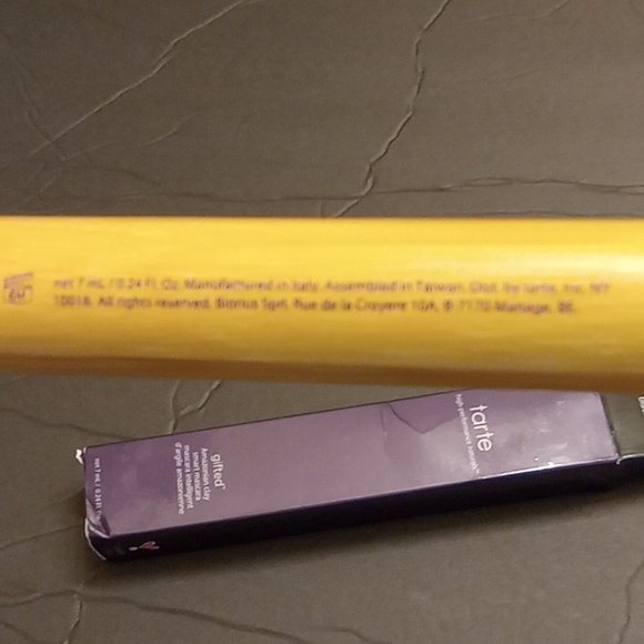 Tarte Gifted Amazonian Clay Smart Mascara Black Full Size - Picture 10 of 13